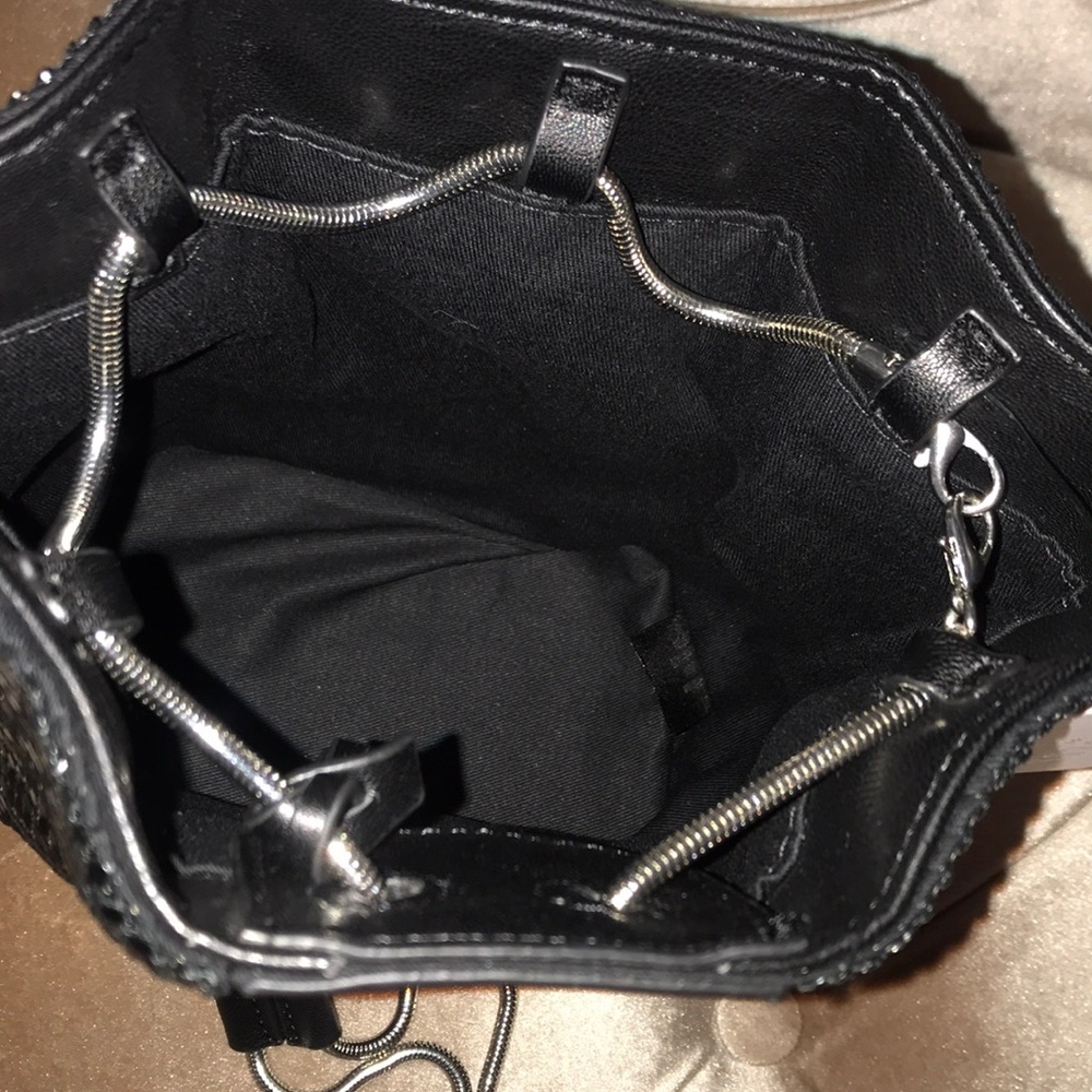 Guess sequence purse - Picture 3 of 7